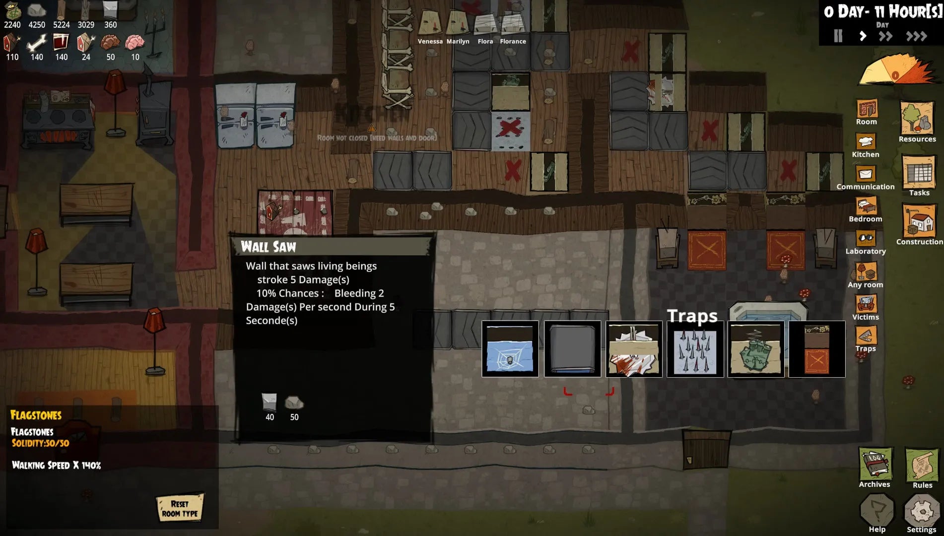 Game interface showing a room with traps and various items in a dark-themed setting